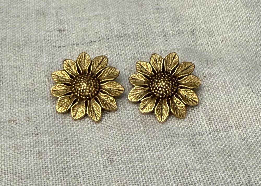 Vintage Gold Tone Sunflower Daisy Clip On Earrings Textured Floral Signed Boho